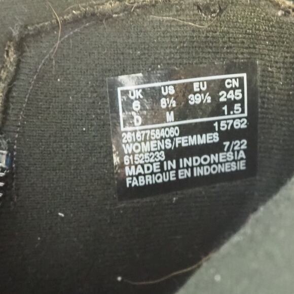 Clarks Women's Cora Rae Button Strap Ankle Booties Black Leather Boots Sz 8.5 - Picture 7 of 11